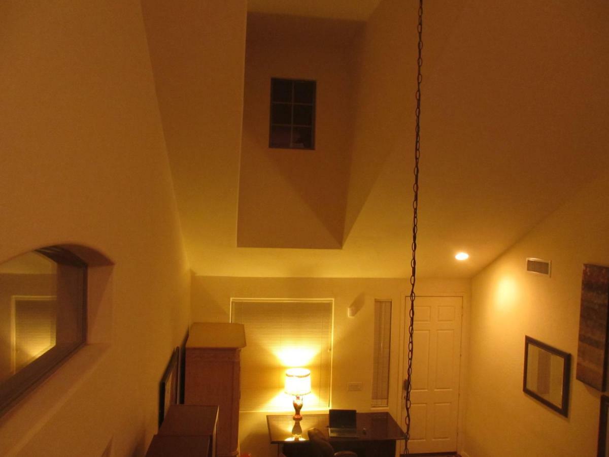 Art Gallery Vacation House Gilbert Bagian luar foto